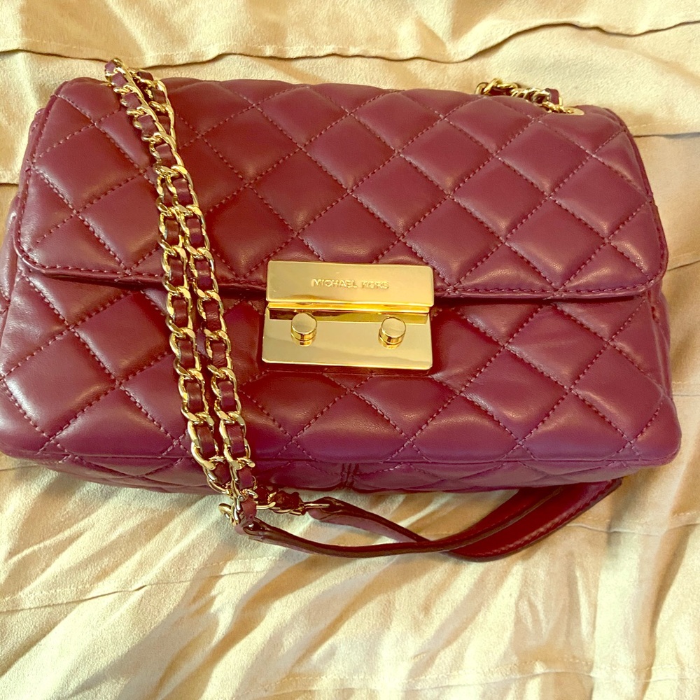 Micheal Kors purse